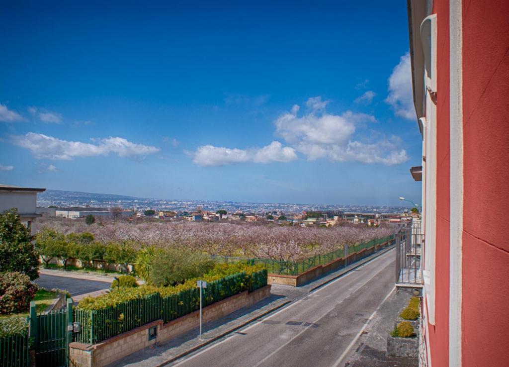 Bed And Breakfast Sommavesuvio Pollena Trocchia Exterior foto